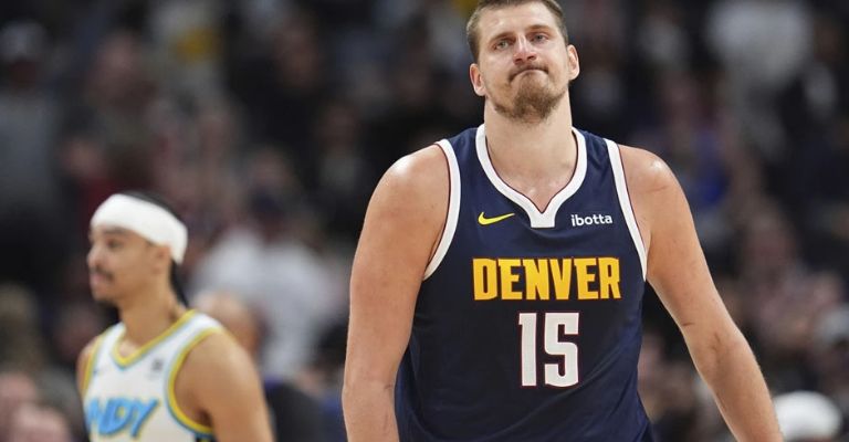 Ni las grandes actuaciones de Jokic pueden ayudar