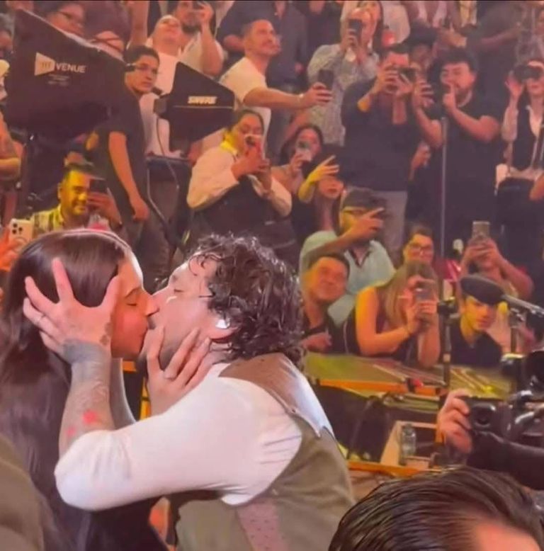 Christian Nodal y Ángela Aguilar en el palente de Texcoco. / Créditos: Facebook