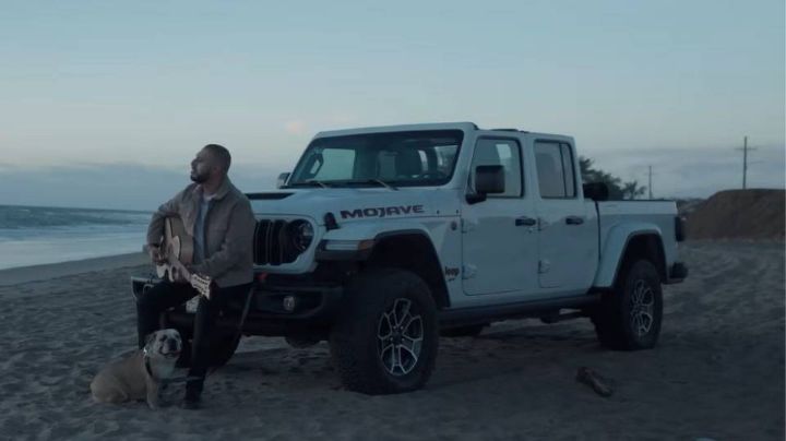 El cantante Meño Segovia reporta en redes sociales robo a mano armada en Mazatlán