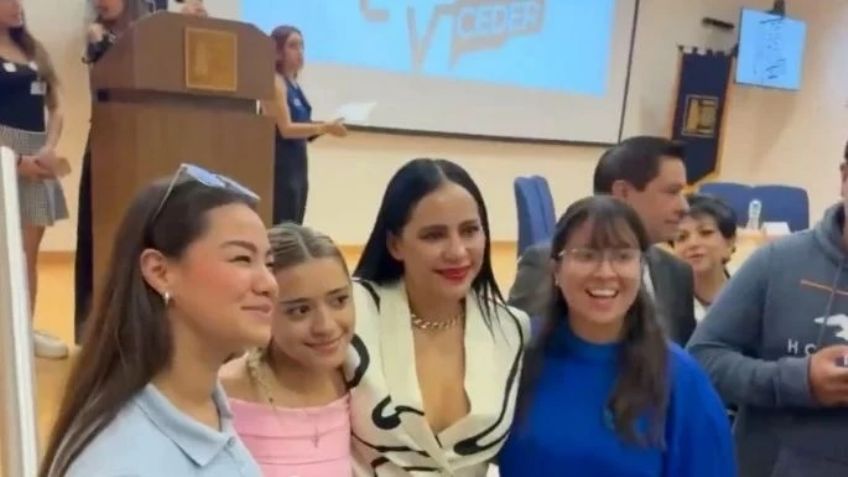 Reaparece Sandra Cuevas en la FES Aragón luego de desaparecer de las redes sociales