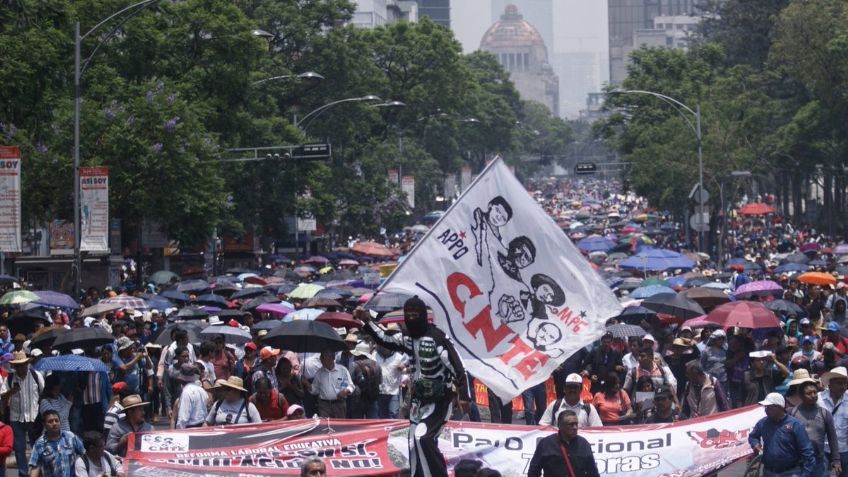 Megamarcha por el Día del Maestro: Bloqueos y calles cerradas en CDMX HOY 15 de mayo