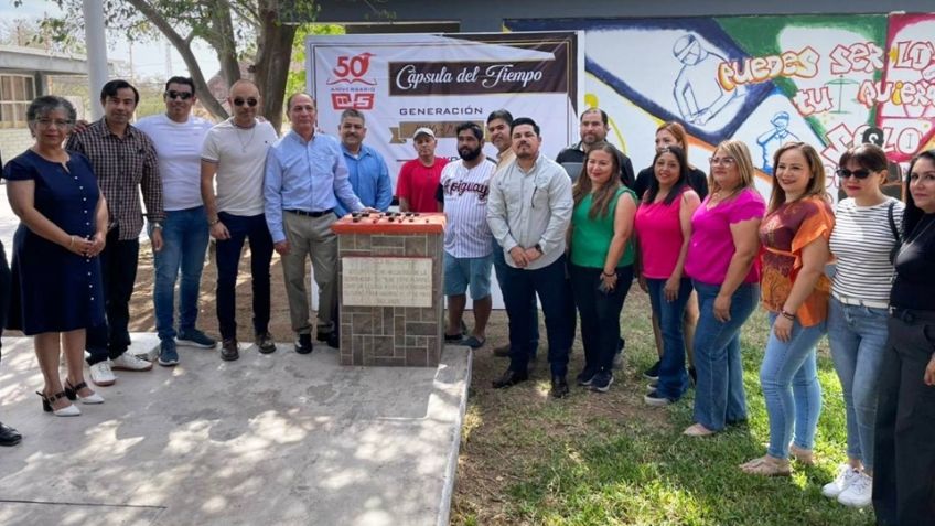 25 años después, cápsula del tiempo es abierta por exalumnos de Cobach Empalme