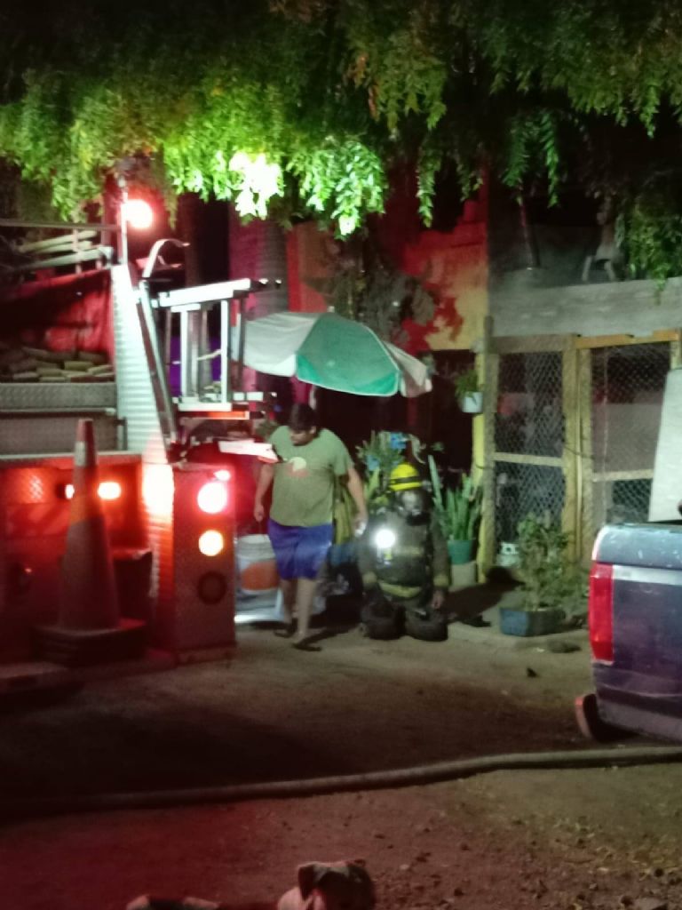 Incendio en Ciudad Obregón moviliza a las autoridades. Foto: Facebook