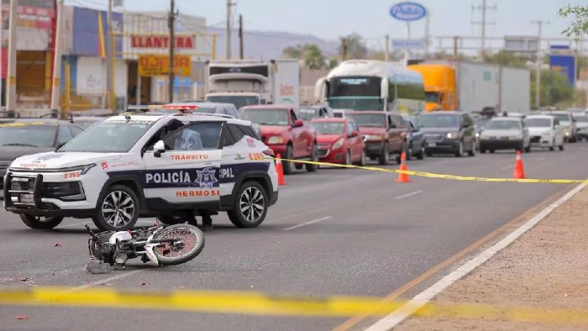 Motociclista pierde la vida tras impacto de frente contra tráiler en Hermosillo