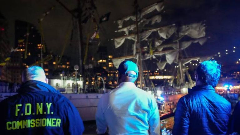 Semar identifica víctimas mortales en accidente del Buque Escuela Cuauhtémoc en Nueva York