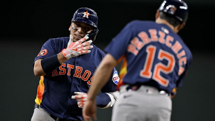 Jonrón de Isaac Paredes impulsa la remontada de los Astros ante los Rangers