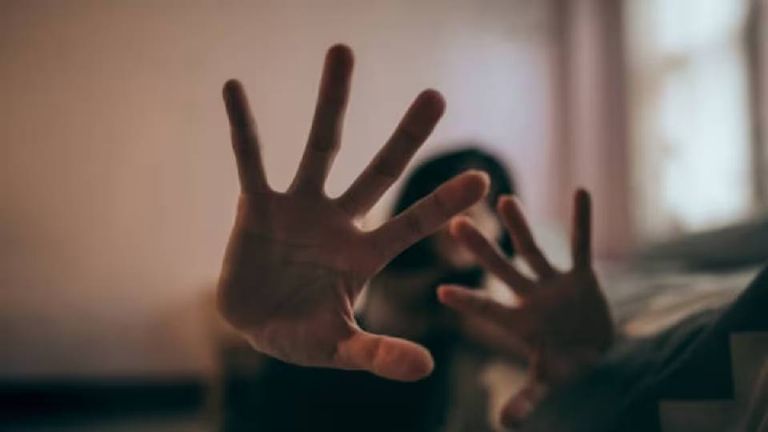 Policía Municipal arresta un hombre por golpear a su esposa y a su hija en Miguel Alemán