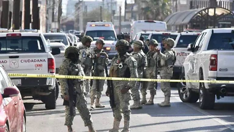 Jefe de homicidios de la FGE de Baja California resulta lesionado en una agresión armada