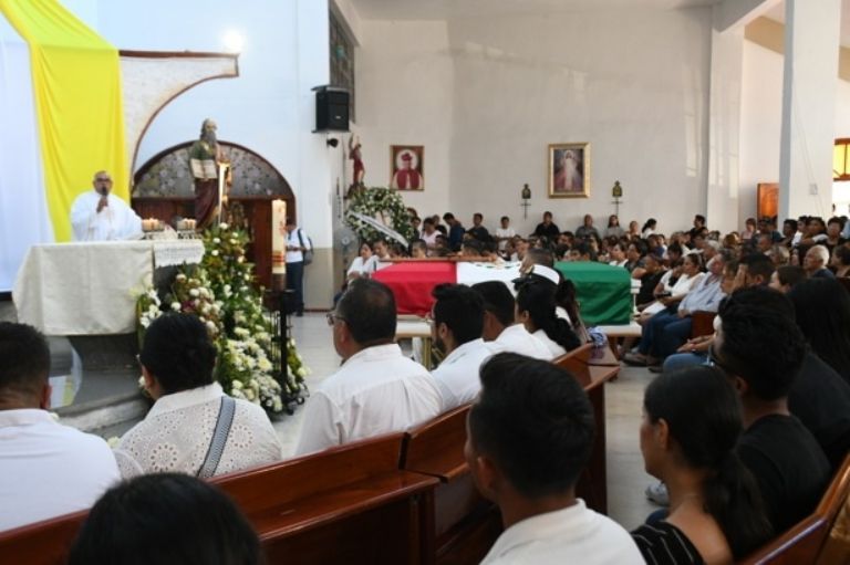 Misa de cuerpo presente de la cadete América Yamileth