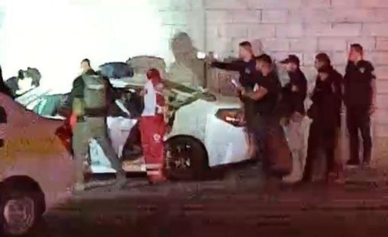 Paramédicos dieron los primeros auxilios a las víctimas