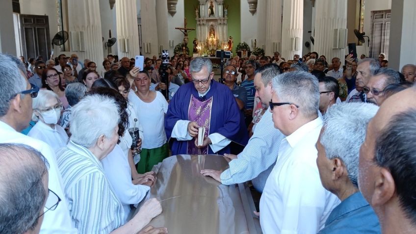 Guaymenses dan el último adiós a Alejandro Ramírez Cisneros 'El Profe'