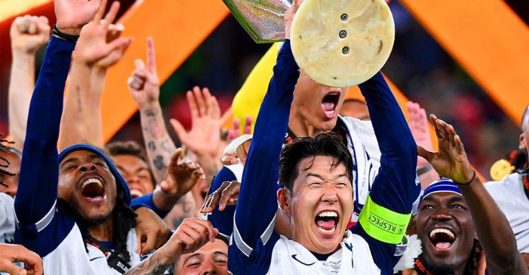 Son levantó su primer trofeo con el Tottenham
