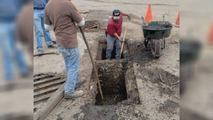 Trabaja Ayuntamiento de Cajeme en la limpieza de drenajes pluviales