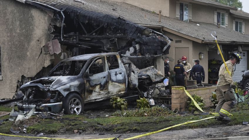 IMÁGENES: Avión cae y provoca voraz incendio en San Diego, California; habría varios muertos
