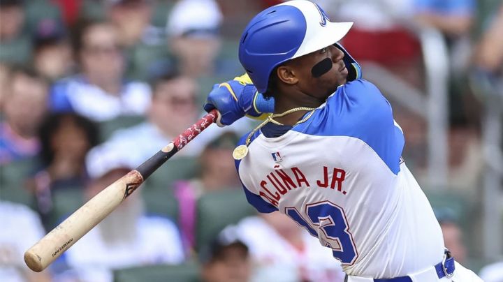 Ronald Acuña Jr. sigue encendido en su regreso y la vuelve a botar ante Padres