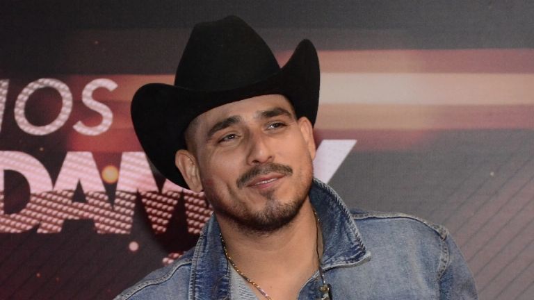 Espinoza Paz enfrenta presunta cancelación de visa de trabajo en Estados Unidos