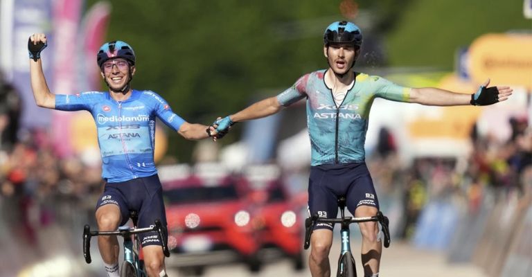 Scaroni (der.) fue el ganador de la etapa