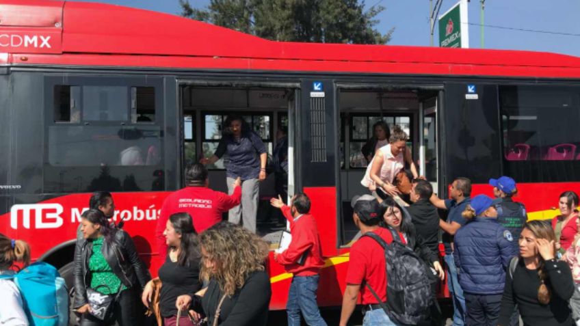 Bloqueos de CNTE interfieren líneas del Metrobús; Sheinbaum: "No caeremos en provocaciones"