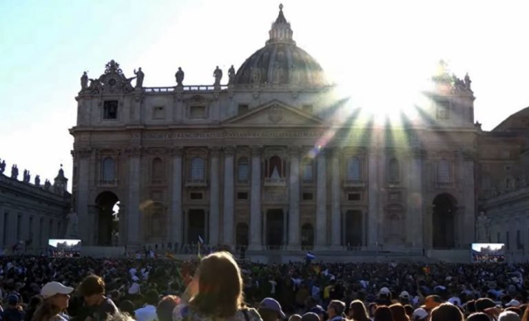 El nuevo Papa fue presentado en la Basílica De San Pedro este jueves 8 de mayo. Foto: Facebook