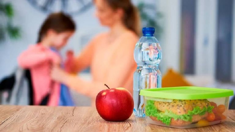 Nutriólogos recomiendan buena alimentación más allá de las normas escolares