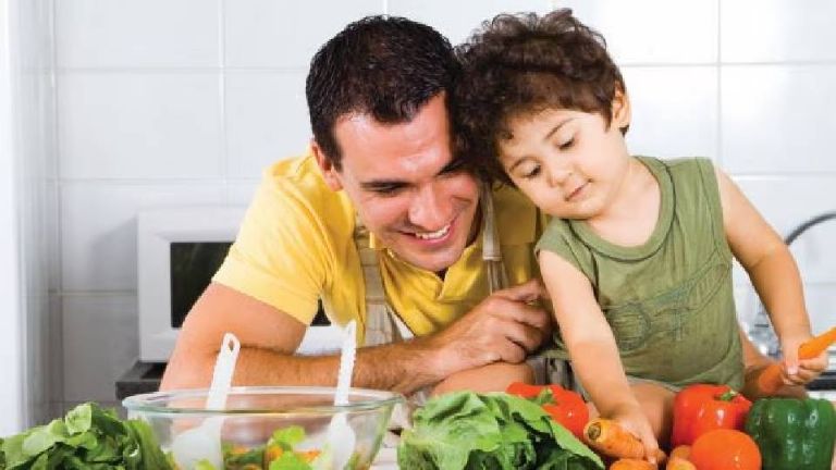 Nutriólogos recomiendan buena alimentación más allá de las normas escolares