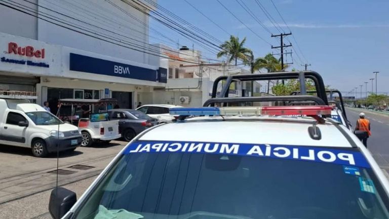 Empleada de farmacia enfrenta violento asalto con un palo de escoba en Mazatlán