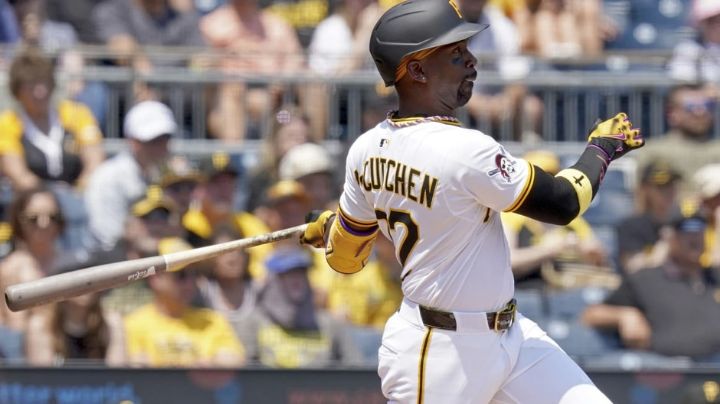 McCutchen pega jonrón, supera a Clemente y da triunfo a Piratas ante Marlines