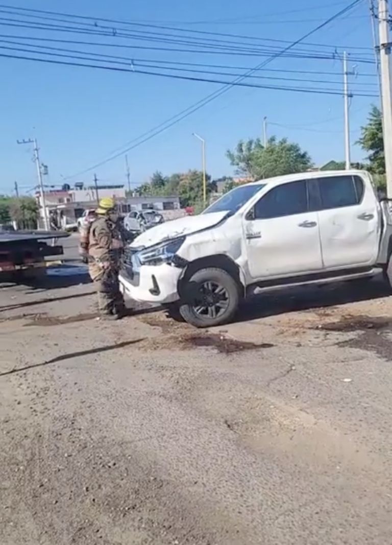 Este accidente en Ciudad Obregón dejó dos víctimas heridas. Foto: Facebook