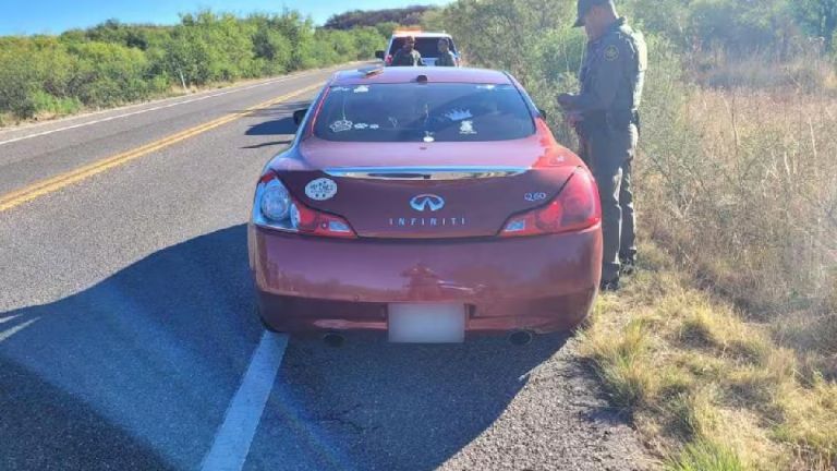 Patrulla Fronteriza detiene a pareja estadounidense con migrantes y pistola en Arizona