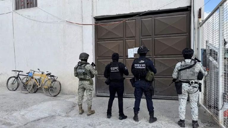 Autoridades desmantelan presunto centro de narcotráfico durante cateo en León, Guanajuato