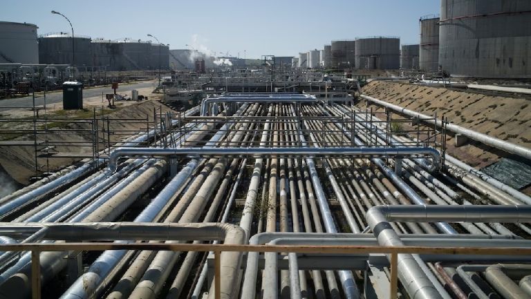 Luego de la ofensiva a Irán, Israel aumento el precio del petroleo crudo