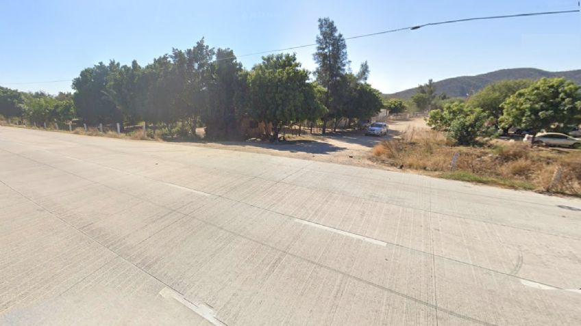 Vecinos del ejido Francisco Sarabia piden señalamientos viales en la carretera