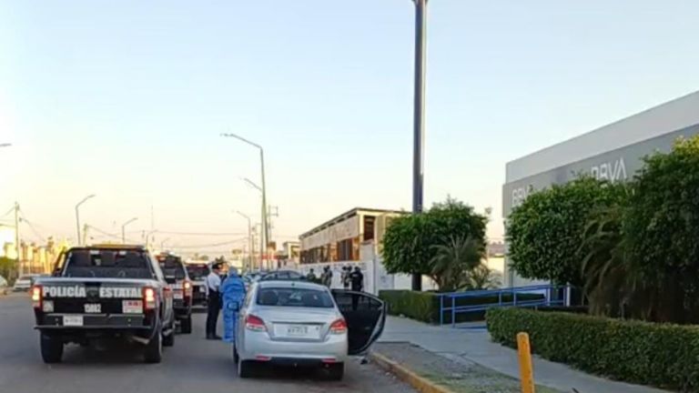 Ejecutan a hombre por fuera de banco en Ciudad Obregón