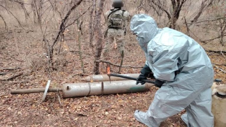 SSP Sinaloa Desmantelan laboratorio y aseguran químicos para drogas en Culiacán