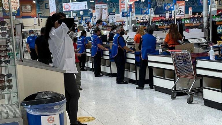 México implementa la 'Ley Silla' para mejorar condiciones laborales y salud de empleados