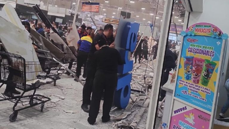 Colapso de plafón en supermercado deja dos lesionados en la Ciudad de México