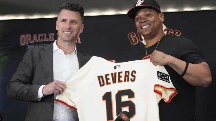 MLB: Rafael Devers llega a San Francisco y dice que jugará donde lo pongan