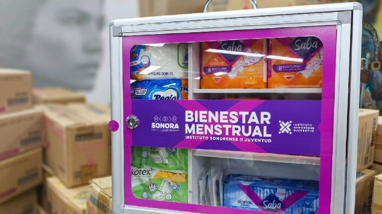 Entregan botiquines menstruales y materiales para bienestar integral en Cajeme