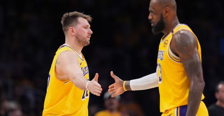 Luka y LeBron son el rostro deportivo del equipo