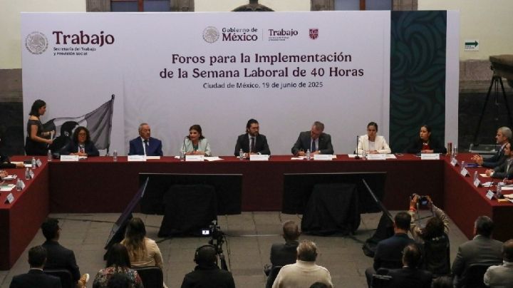 Proponen sindicatos en foro reducción de jornada laboral en dos años de manera gradual