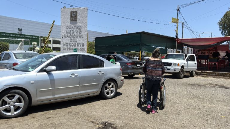 Inclemente calor en algunas áreas del IMSS de Ciudad Obregón, denuncian derechohabientes