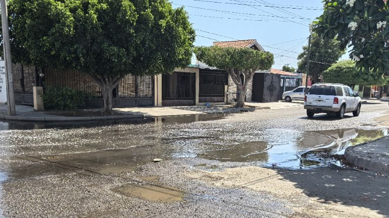 Ciudad Obregón Vuelve a colapsar drenaje en calles de la Ampliación Miravalle