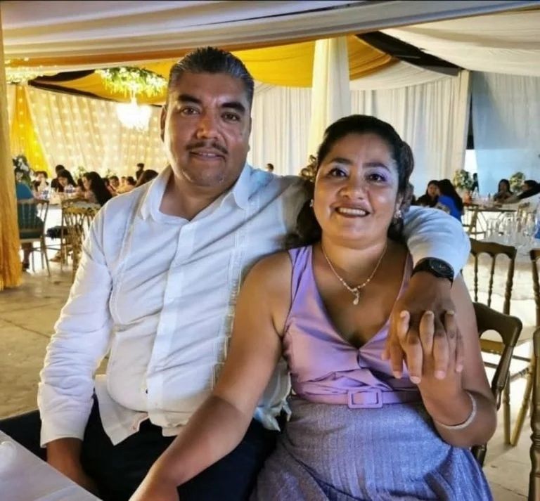 Al momento del ataque iba acompañado de su esposa Almari González Romero