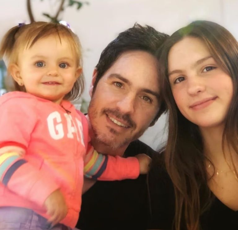 Mauricio y sus hijas 