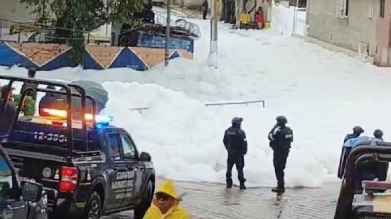 Fuertes lluvias causan desbordamiento de presa Los Cuartos y daños en Naucalpan