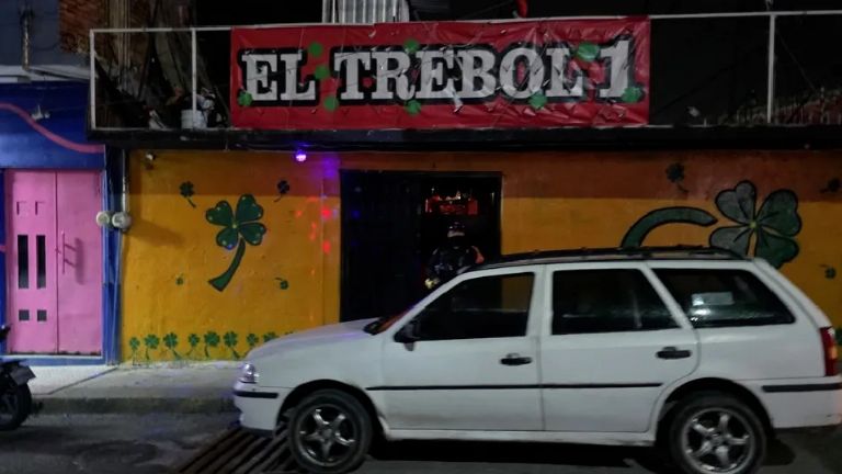 Ataque armado en bar deja un muerto y una mujer herida en Chilpancingo