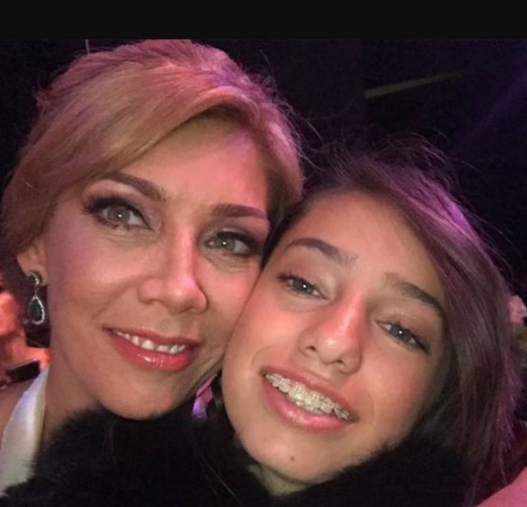 Cynthia Klitbo y su hija 