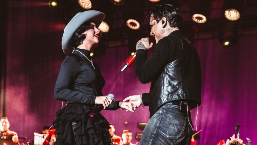 VIDEO: Ángela Aguilar armaría escena de celos a Nodal en concierto; exhiben 'agresión'