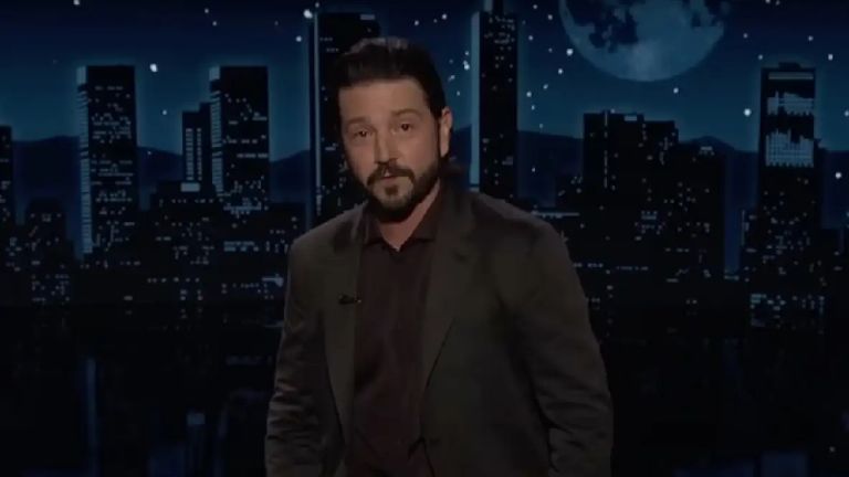 Diego Luna arremete contra políticas antiinmigrantes de Donald Trump en Jimmy Kimmel Live