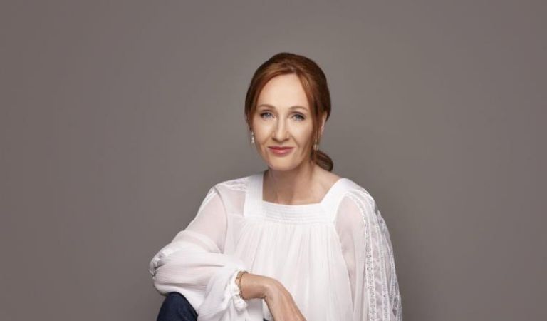 La escritora no ha respondido a Pedro 